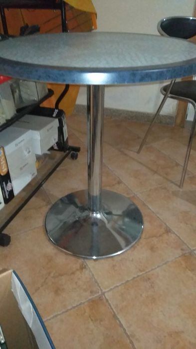 Mesa metalica cromado