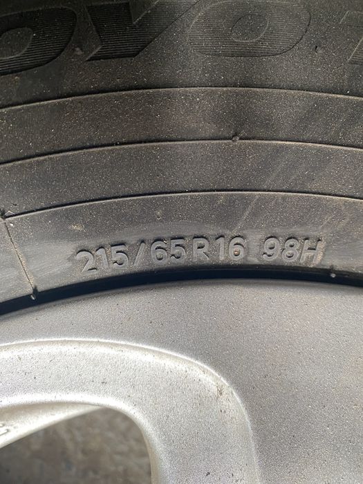 Резина TOYO с дисками ,215 65 16 ,5/114,3