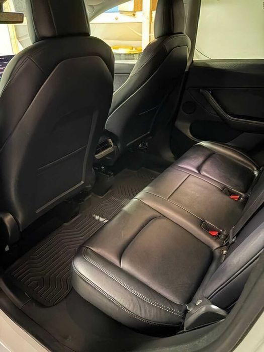 Tesla Model Y      2021