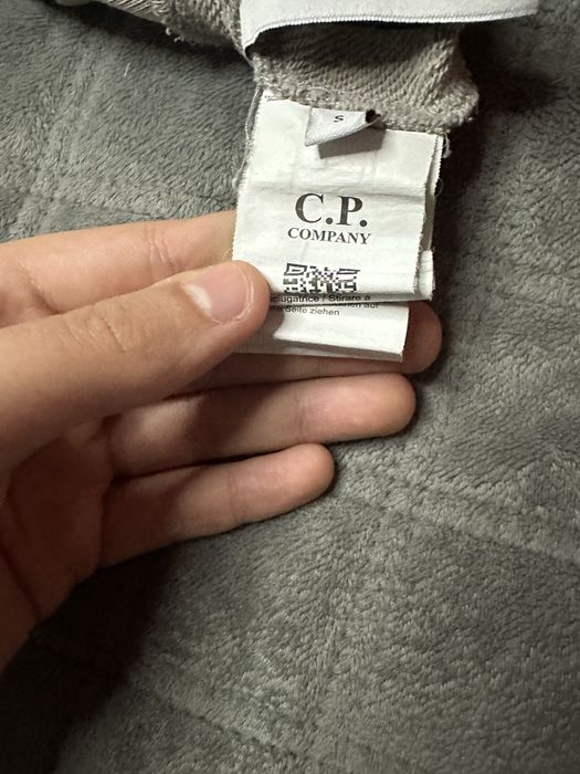 Світшот фірми C.P company