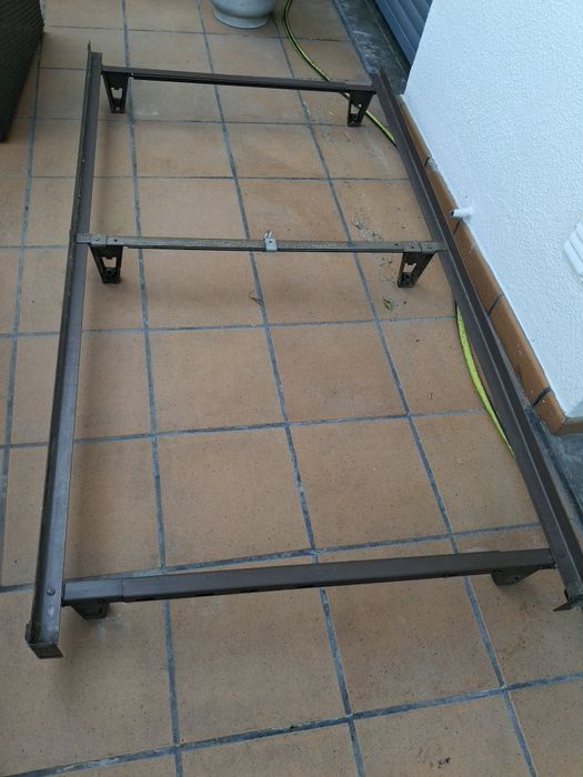 Estrado e base de cama desde 100cm ate 160cm.