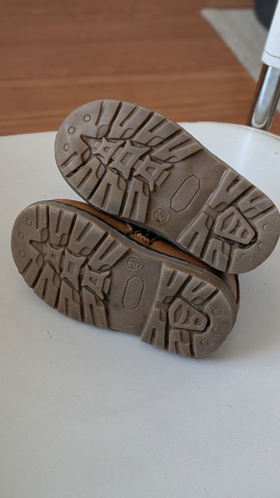 Чоботи ботінки на весну шкіряні на хлопчика чи дівчинку