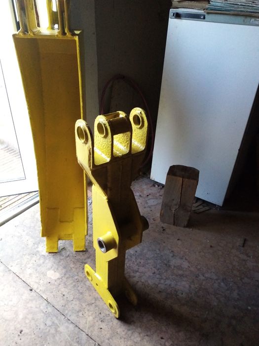 Продам грейферний і два траншейорийних ковші.