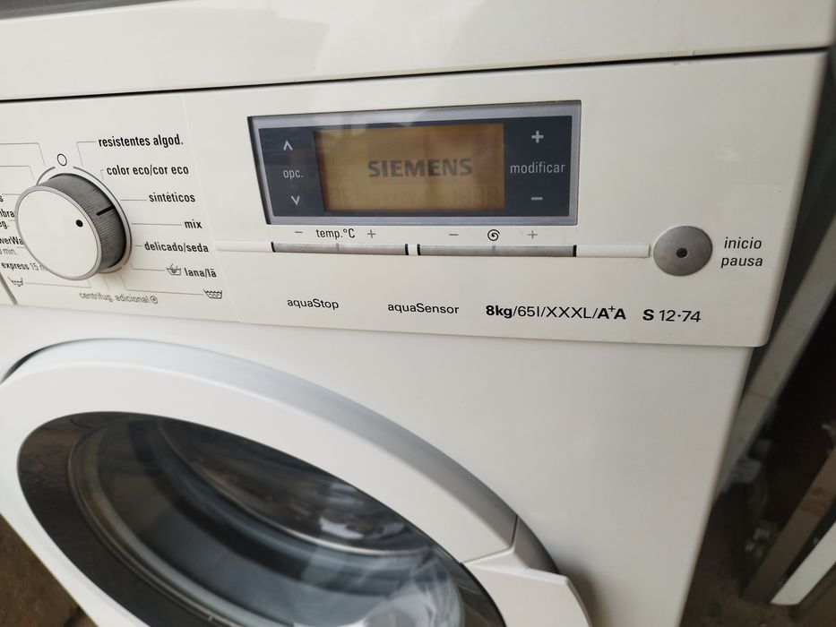 Máquina de lavar roupa