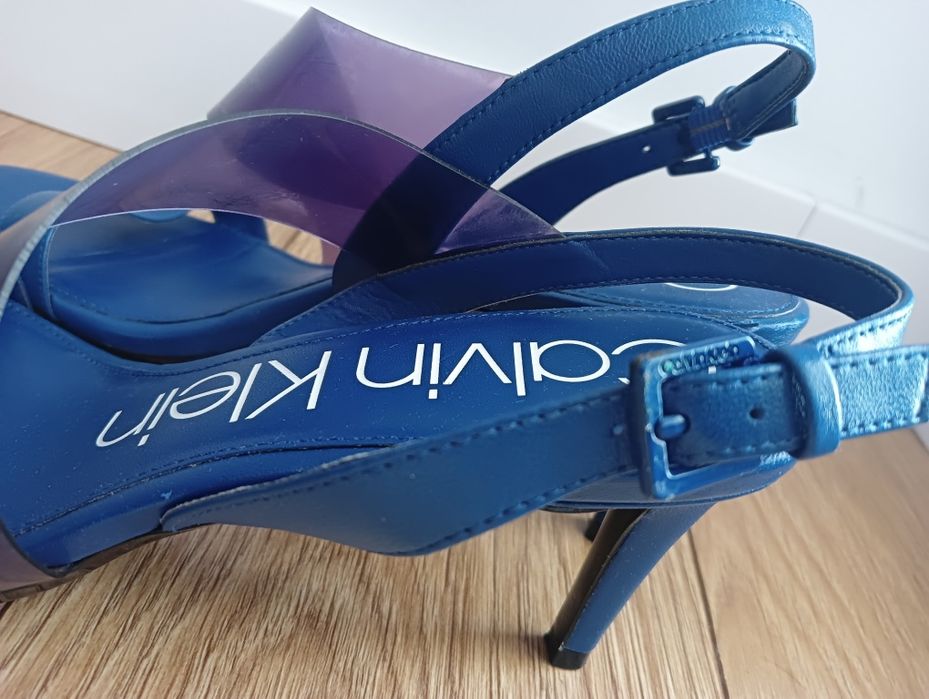 Szpilki Sandały buty  Calvin Klein model Lancy niebieskie skóra 38/39