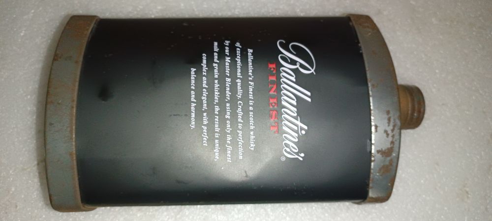Antiga le rara lata de ballantines whisky