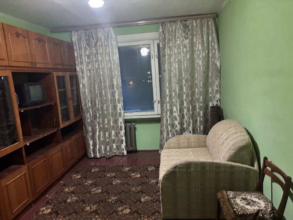 Здається кімната в гуртожитку