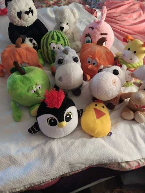 Peluches variados de animais e frutas    n 104
