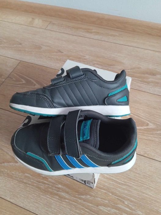 Sprzedam chłopięce buty Adidas