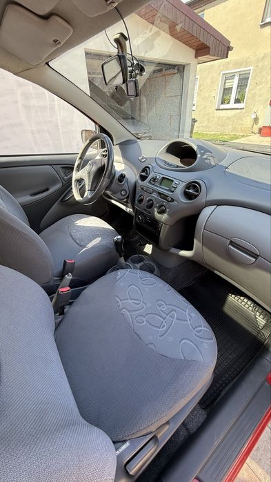 Toyota Yaris 1.3 luna 2001 r.