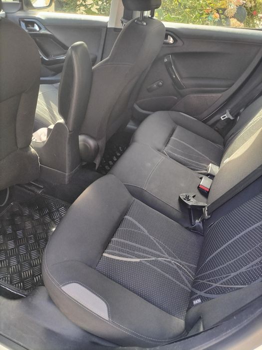 Peugeot 208 1.4 de 2013 — photo 3