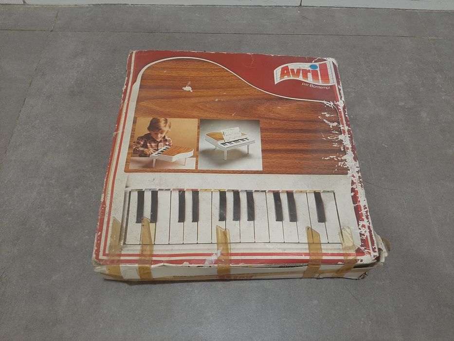 Mini piano antigo