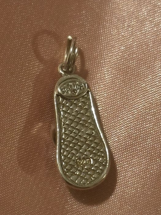 Pendente em prata chinelo