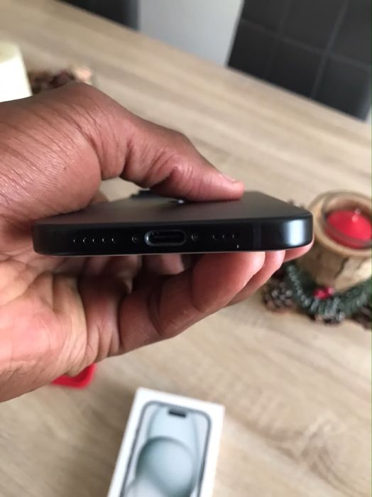 iPhone 15 normal