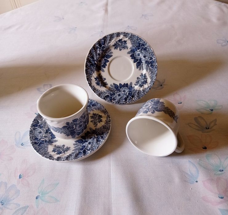 Conjunto de 6 chávenas de café + bule