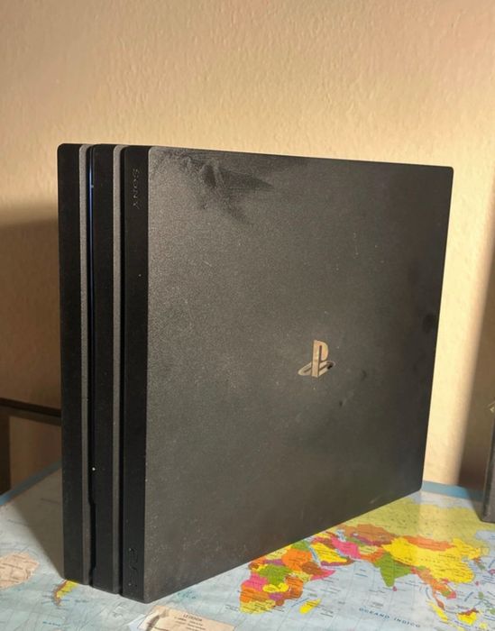 PlayStation 4 1Tb preta