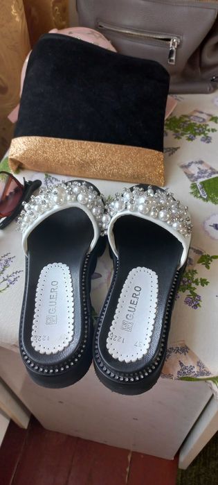 Шльопанці шкіряні 37 розмір Турция