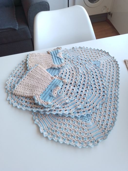 Naperons azuis e brancos