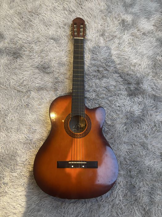Używana gitara klasyczna 3/4