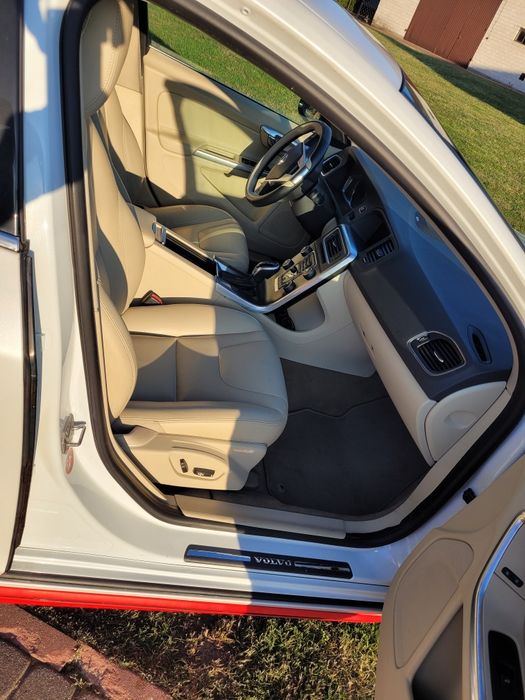 VOLVO S60 rok 2015 benzyna