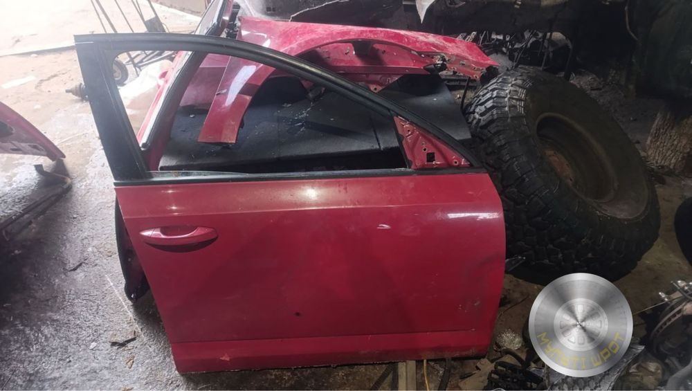 Дверь передняя правая Skoda Octavia A7