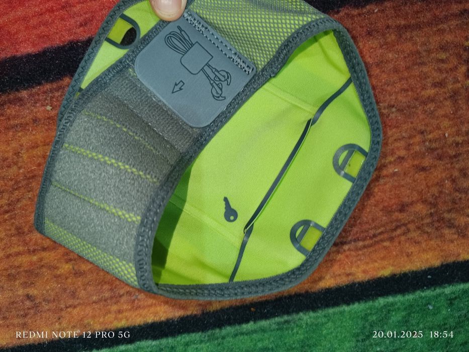 Bose _  running_ Reebok _ Neon- orginalne  sportowe etui na telefon..