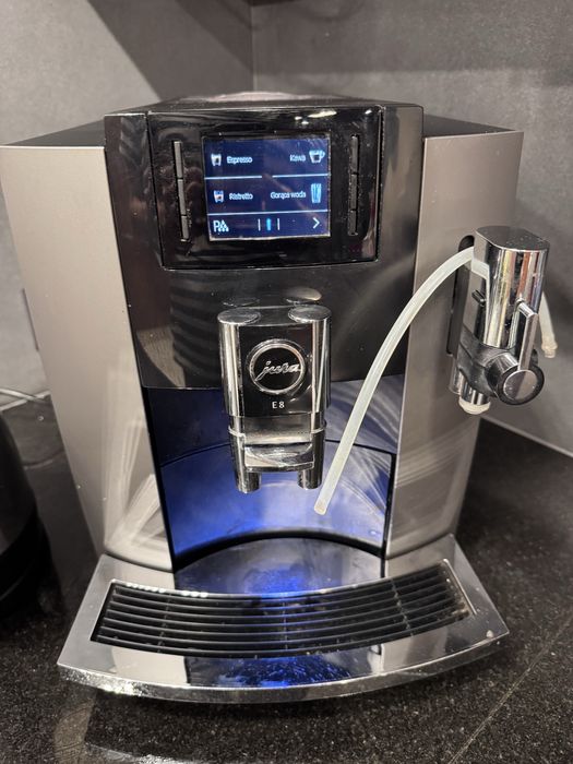 Ekspres Jura E8