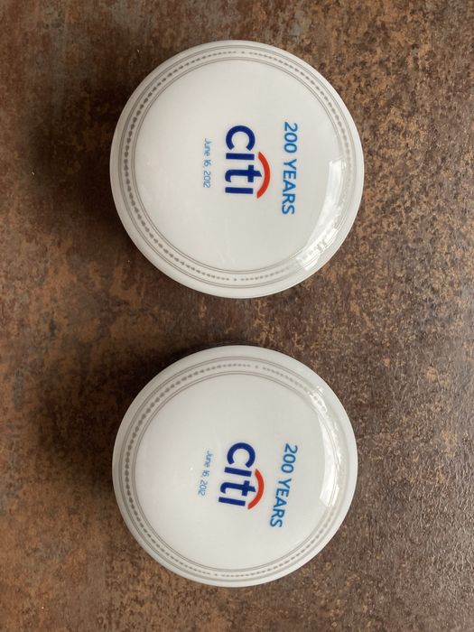 Ozdobne porcelanowe pudełko 200 lat citi