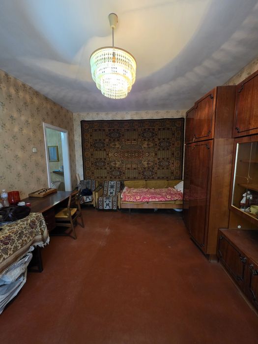 Продаж просторої 1к квартири.  Борщагівка.  Вул. Жмеринська 32