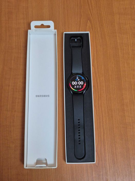 Продам смарт годинник galaxy watch 5