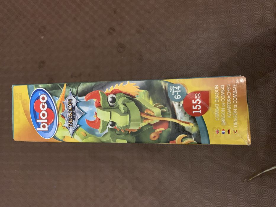 Dragão de combate de montagem Bloco441818896254914562