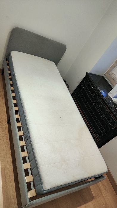 Cama individual usada