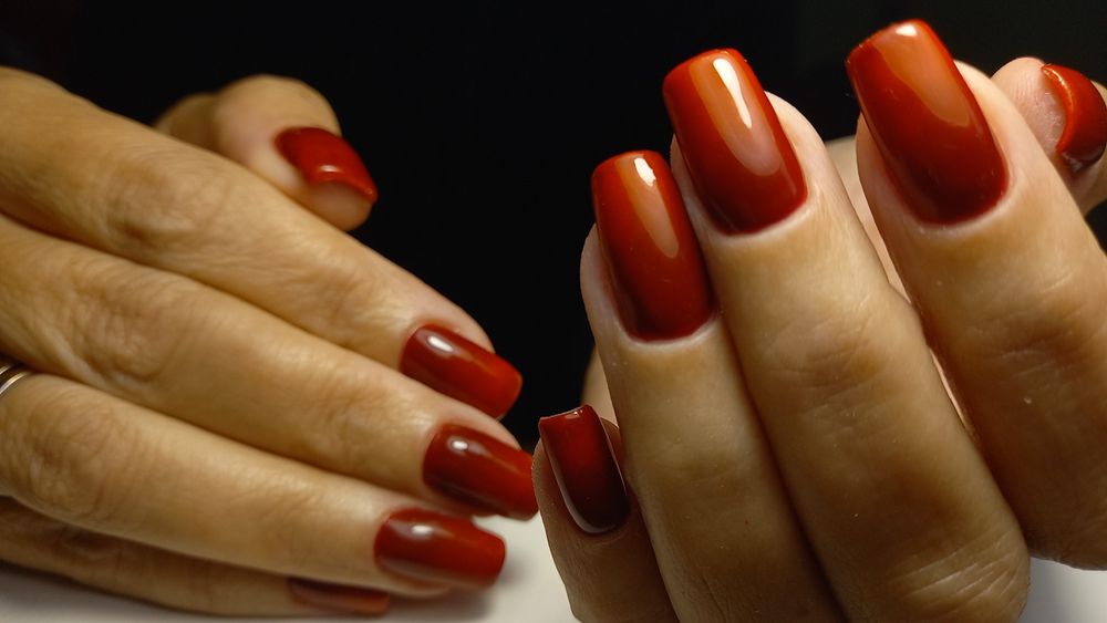 Маникюр/педикюр/наращивание