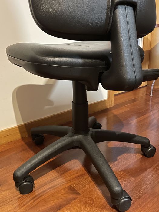 Cadeira de escritório giratória