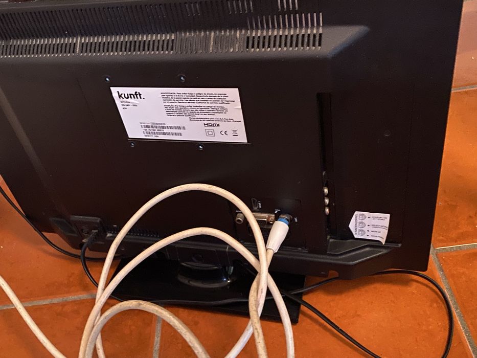 Televisao Kunft em bom estado