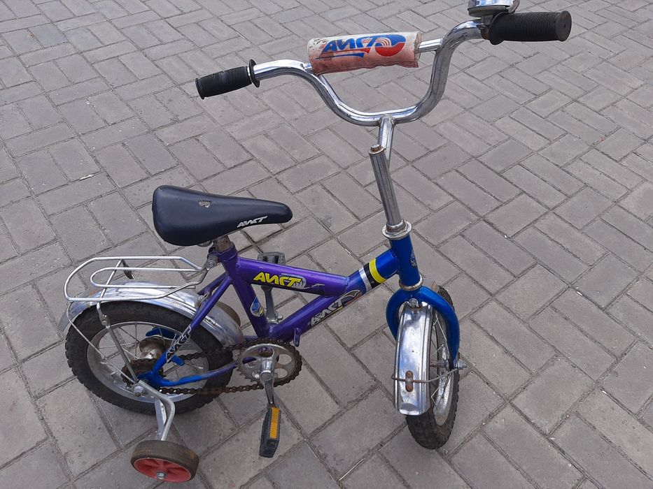 Детский горный велосипед 14 резина с боковыми колёсами