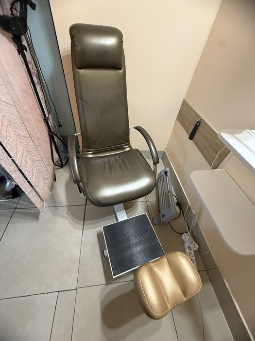 Продам педикюрное кресло, стол для маникюра