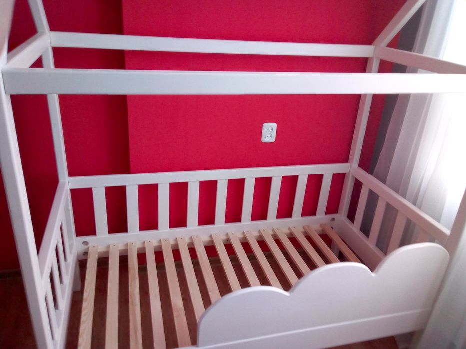 Кровать домик из дерева