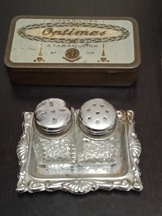 Caixa/ lata Óptimas  vintage,A Tabaqueira