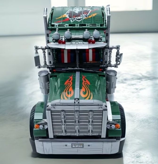Конструктор  грузовик Technic Caterpillar Truck  2105 деталей Lego