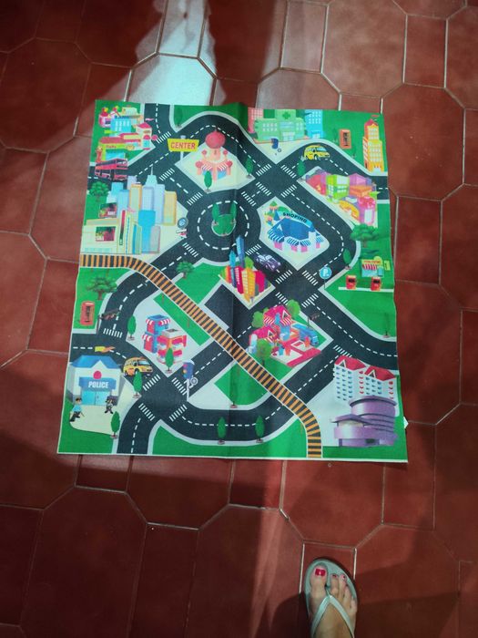 Vendo tapete de criança pequeno