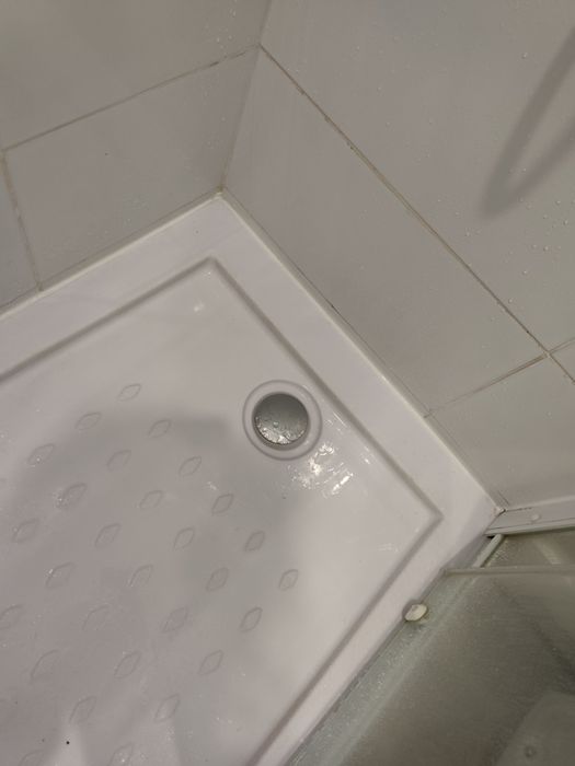 Conjunto Duche completo WC: base, cabine e coluna de duche