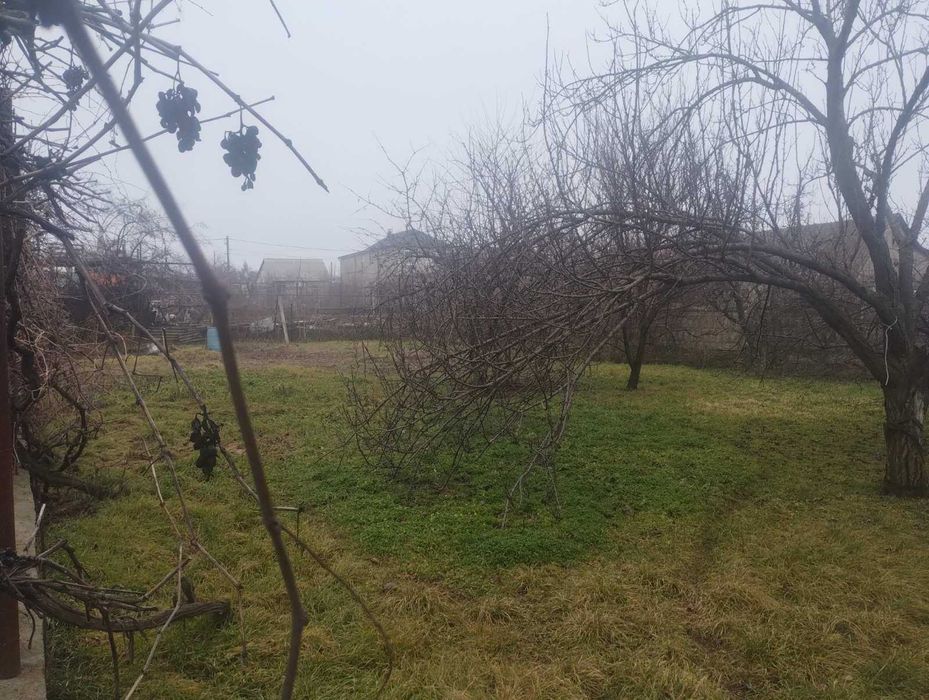 Участок на Слободке 8 соток. Фасад. правильная форма