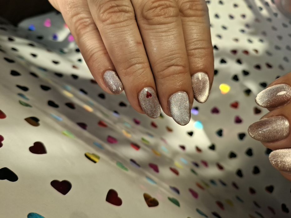 Манікюр та педикюр