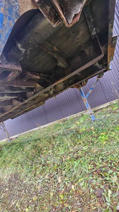 напівпричіп, причіп для перевезення вантажів