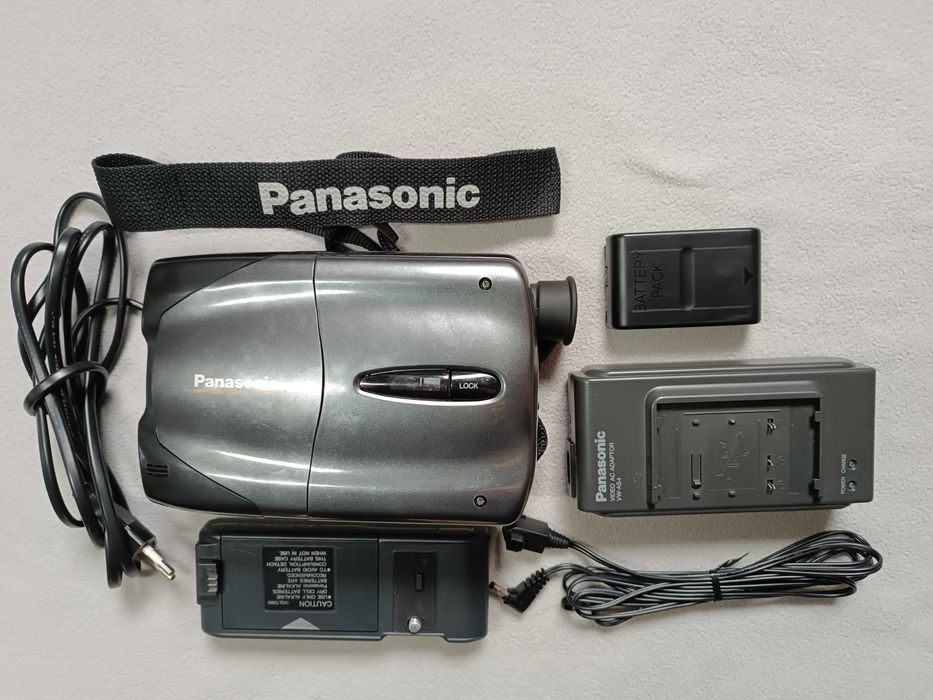 Kamera Panasonic model NV-CS1E