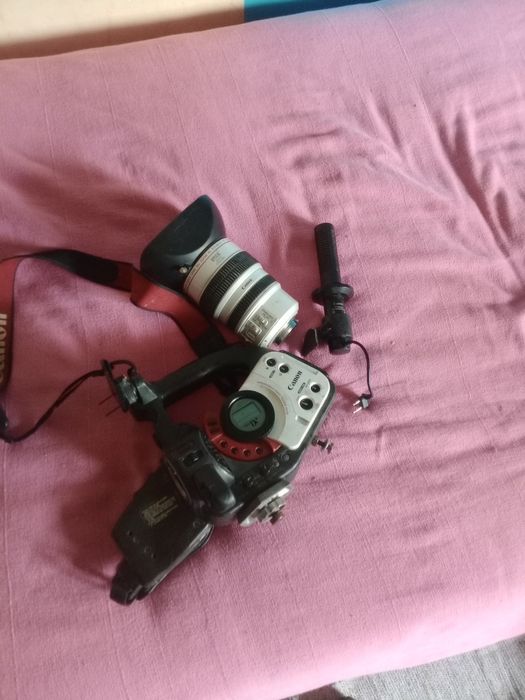 Canon Mini DV digital video camcorder PAL
