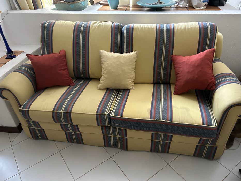 Sofa de 3 lugares com cama