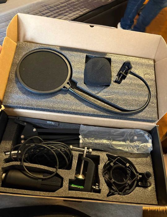 Microfone com Braço Articulado (Streaming, Gaming, Podcast)