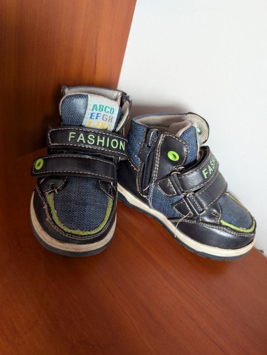 Дитячі ботинки , черевики 22 розмір